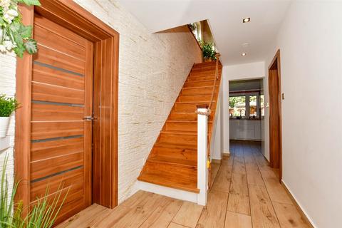 15 Banks Road, Rochester, ME2 4EA
