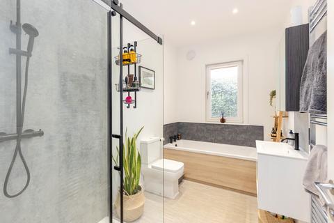23 Pilrig Gardens, Edinburgh, EH6 5AZ