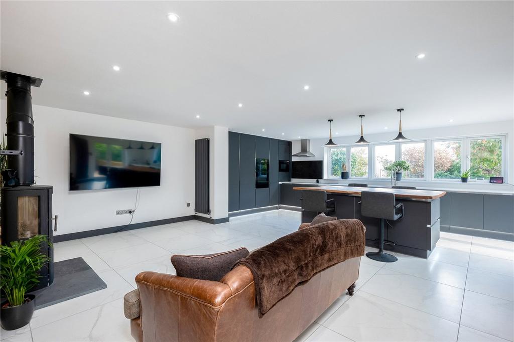 Middle Barton, Oxfordshire OX7 3 bed detached house for sale £575,000