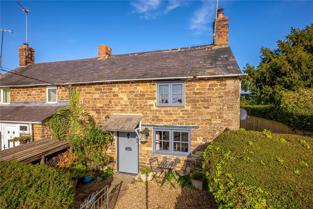 Marston St Lawrence, Banbury OX17 3 bed semidetached house for sale