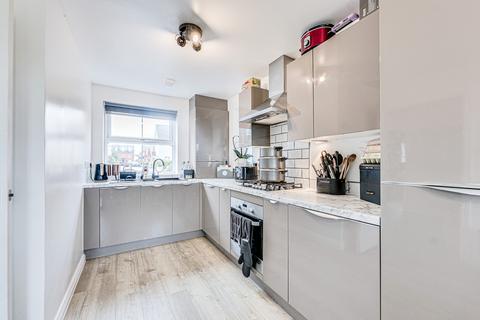4 bedroom detached house for sale - Sandy Crescent, Southend-on-sea, SS3