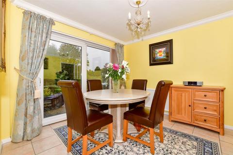4 bedroom detached house for sale - Wrotham Road, Istead Rise, Kent