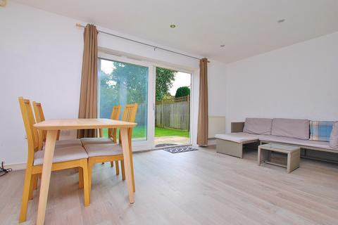 3 bedroom detached house to rent, Oak Tree Gardens, Guildford, Surrey, GU1