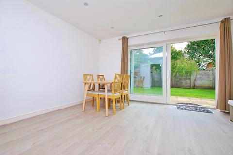 3 bedroom detached house to rent, Oak Tree Gardens, Guildford, Surrey, GU1