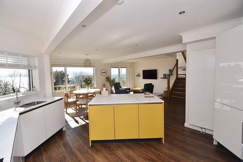 31 Caldwell Road, West Kilbride, KA23 9LF