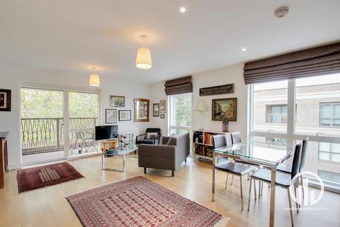 2 bedroom flat for sale - Adenmore Road, Catford, London, SE6