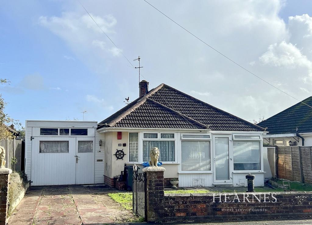 Stalbridge Road, Creekmoor, Poole, BH17 2 bed detached bungalow for