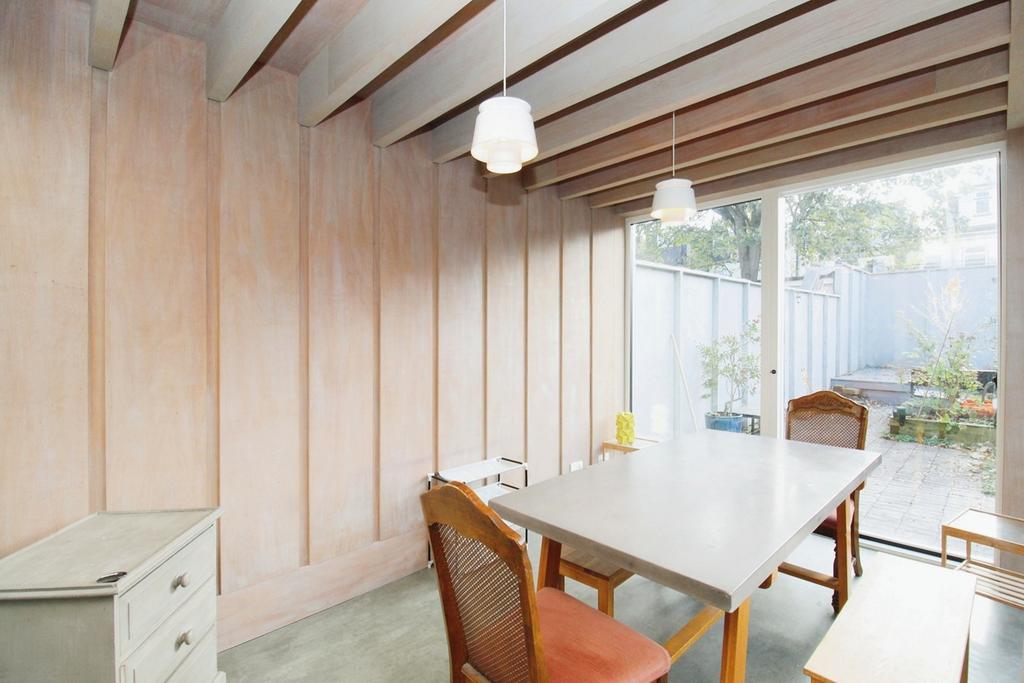 Hunter Road, ILFORD, IG1 2 bed terraced house for sale £425,000