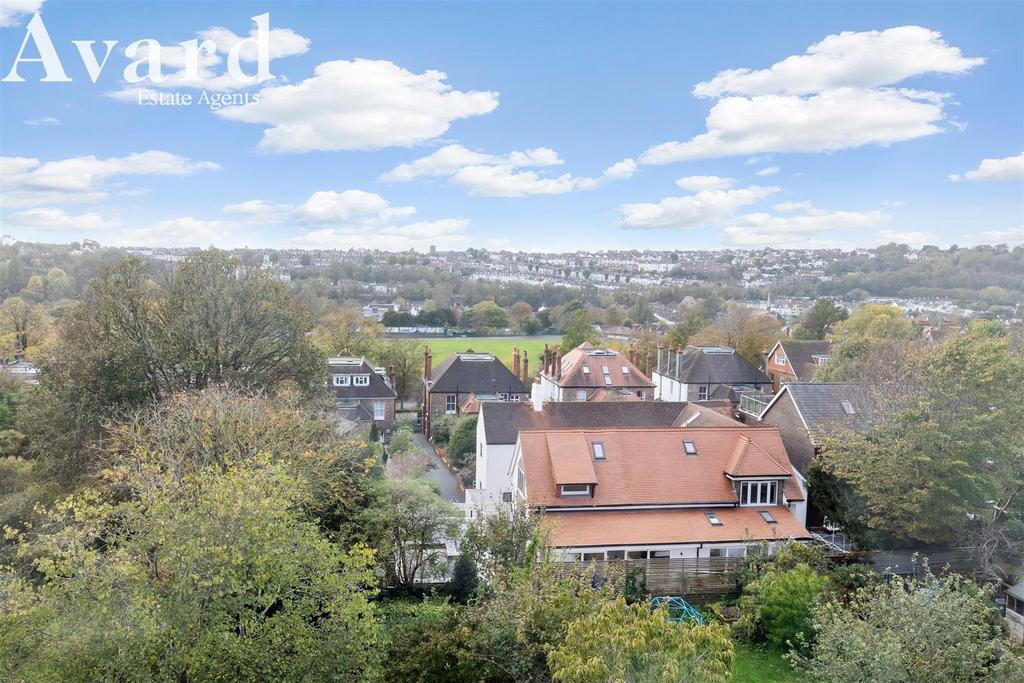 Beaconsfield Villas, Brighton BN1 1 bed penthouse for sale £229,950