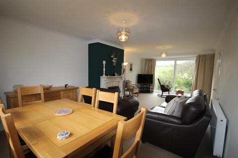 4 Hillcrest Close, Kingsley Holt, Stoke-on-trent, ST10 2BL
