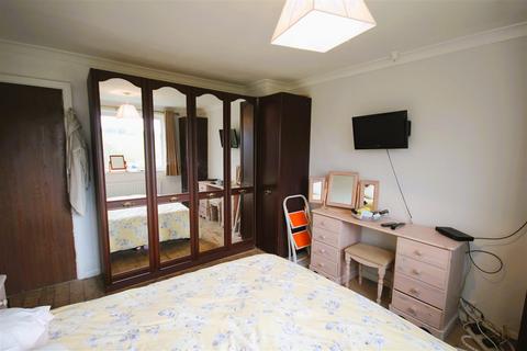 4 Hillcrest Close, Kingsley Holt, Stoke-on-trent, ST10 2BL