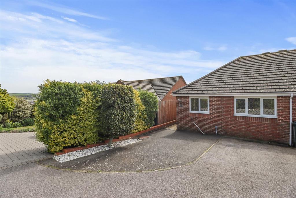 Anderson Close, Newhaven 3 bed semidetached house for sale £310,000