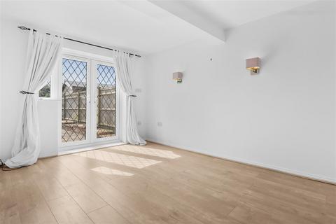 27 Anderson Close, Newhaven, BN9 9XY