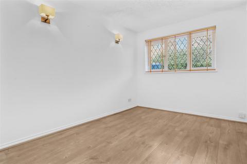 27 Anderson Close, Newhaven, BN9 9XY