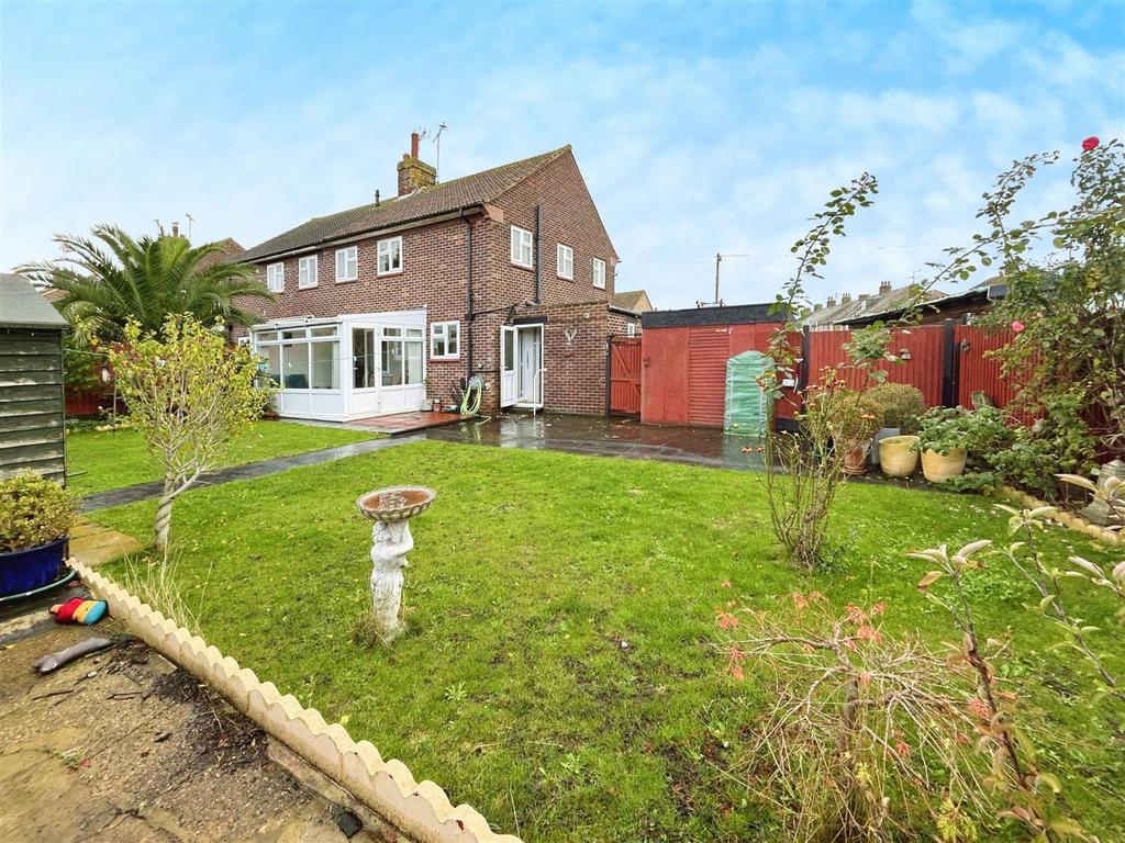 St. Annes Drive, Herne Bay 3 bed semidetached house for sale £350,000