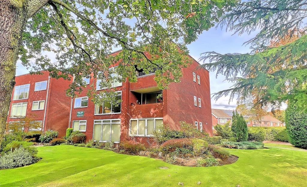 Streetly Lane, Four Oaks, Sutton Coldfield 2 bed apartment for sale £