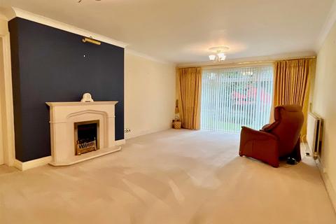 2 bedroom apartment for sale, Streetly Lane, Four Oaks, Sutton Coldfield