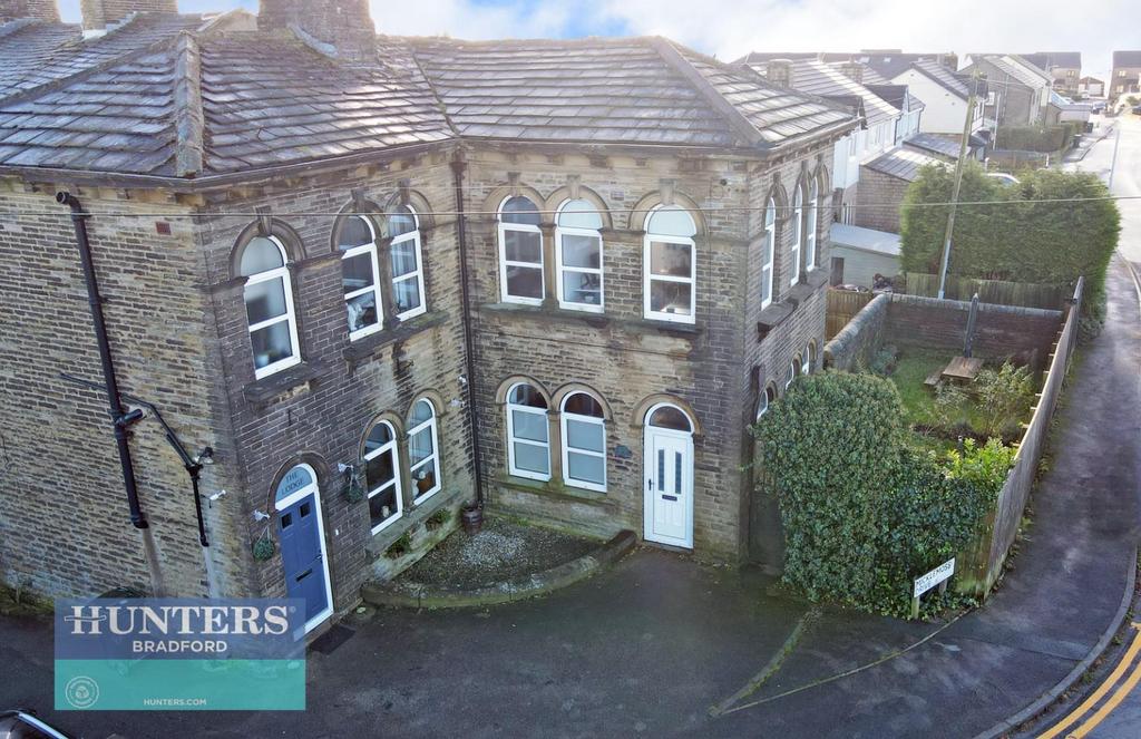Queensbury, Bradford 2 bed semidetached house for sale £140,000