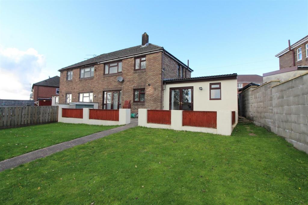 Highfield Crescent, Bargoed CF81 3 bed semidetached house for sale £