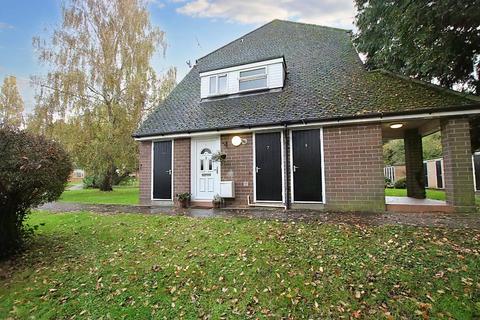 1 Cressall Close, Leatherhead, KT22 7DZ