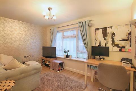 1 Cressall Close, Leatherhead, KT22 7DZ