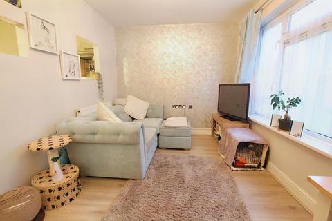 1 Cressall Close, Leatherhead, KT22 7DZ