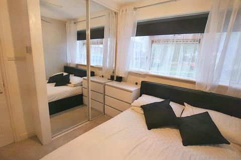1 Cressall Close, Leatherhead, KT22 7DZ