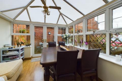 2 bedroom semi-detached house for sale - Chester Road, Rossett, Wrexham