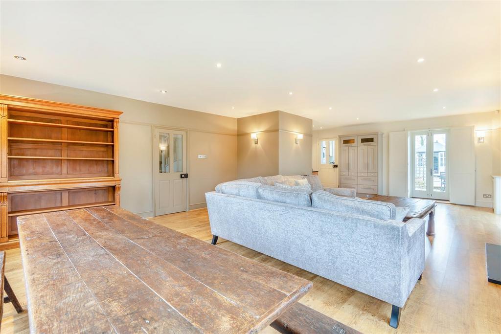 8572862-interior28.jpg