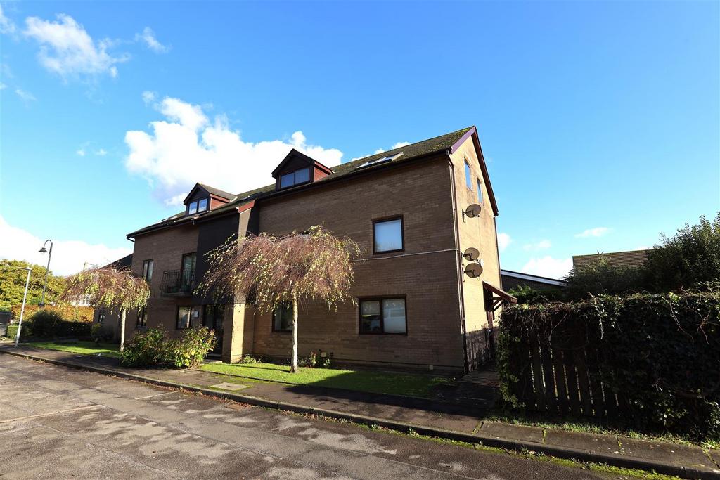 Flat 8, Hopyard Meadow, Cowbridge, CF71 7AN 2 bed flat to rent £795