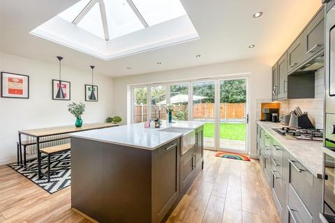 8 Marks Close, Ingatestone, CM4 9AR