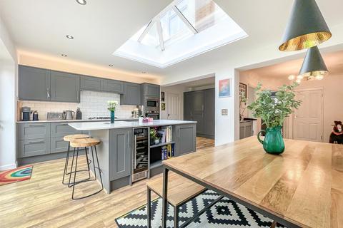 8 Marks Close, Ingatestone, CM4 9AR