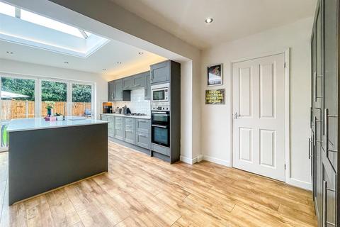 8 Marks Close, Ingatestone, CM4 9AR