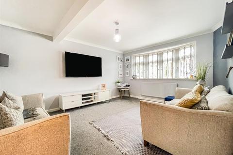 8 Marks Close, Ingatestone, CM4 9AR