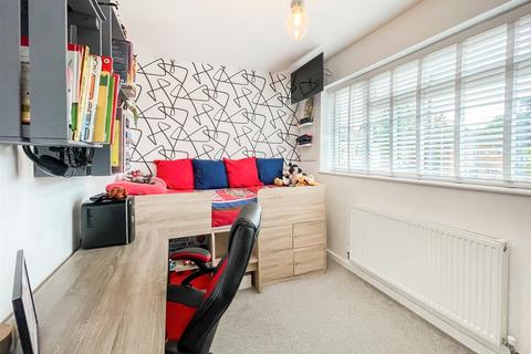 8 Marks Close, Ingatestone, CM4 9AR