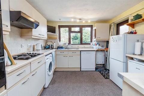 68 Brooklands Drive, Leighton Buzzard, LU7 3PE