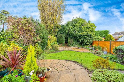 68 Brooklands Drive, Leighton Buzzard, LU7 3PE