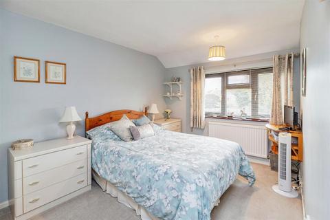68 Brooklands Drive, Leighton Buzzard, LU7 3PE