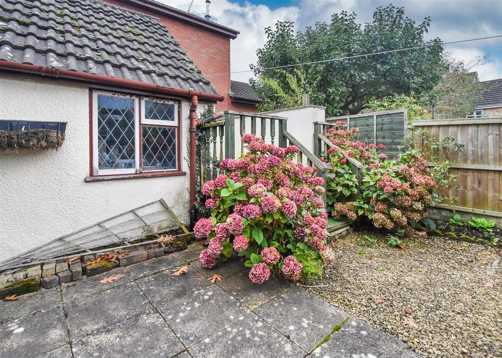 118 Common Road - Garden.jpg