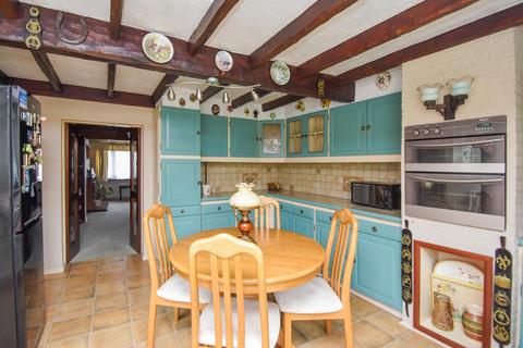 118 Common Road, Wombourne, Wolverhampton, WV5 0NE
