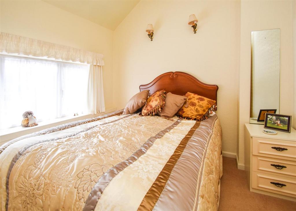 118 Common Road - Bed 2 (2).jpg