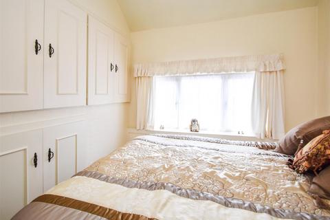 118 Common Road, Wombourne, Wolverhampton, WV5 0NE