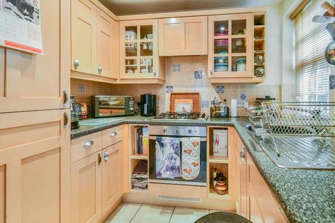 17 Bishopfields Drive, York, YO26 4WN
