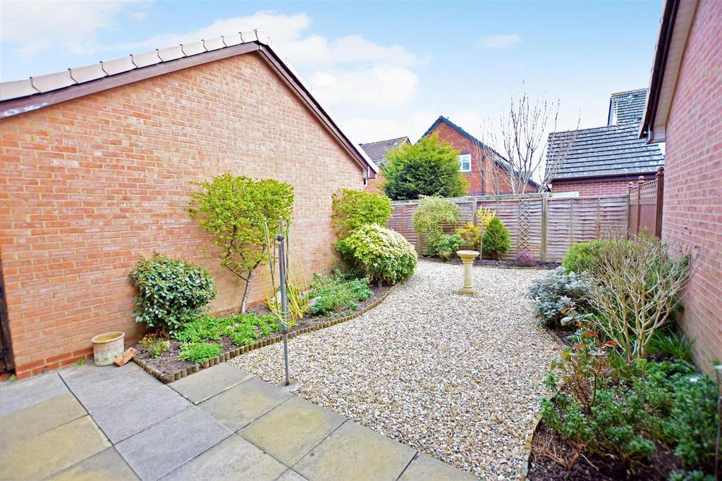 Brampton Way, Portishead 3 bed detached house for sale £385,000