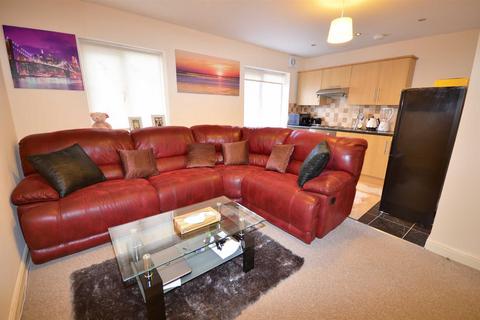 2 bedroom flat for sale, John House, Chapel House Court Brook Street, Selby
