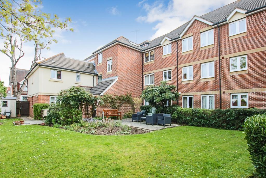 St James Road, East Grinstead, RH19 1 bed flat for sale £85,000