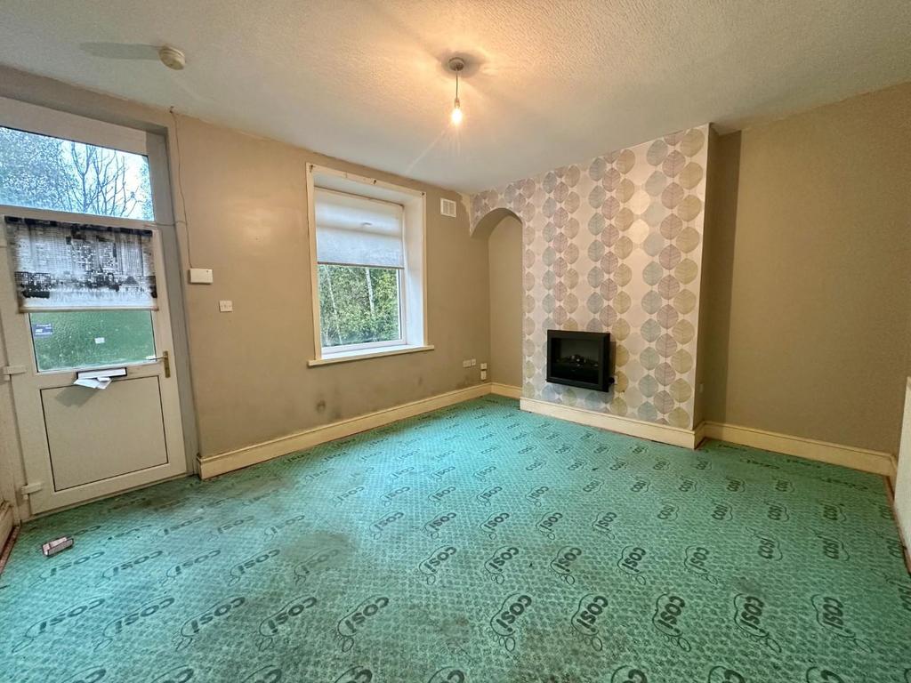 Fountain Street, Colne 2 bed terraced house £70,000