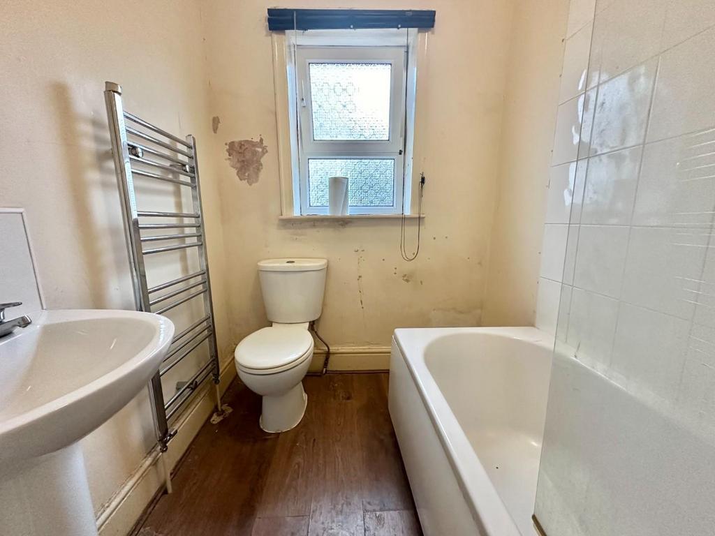 Fountain Street, Colne 2 bed terraced house £70,000