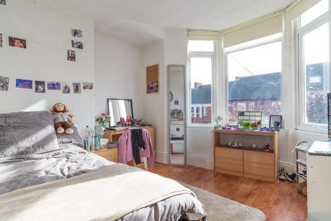 6 bedroom maisonette to rent, Greystoke Avenue, Newcastle Upon Tyne NE2