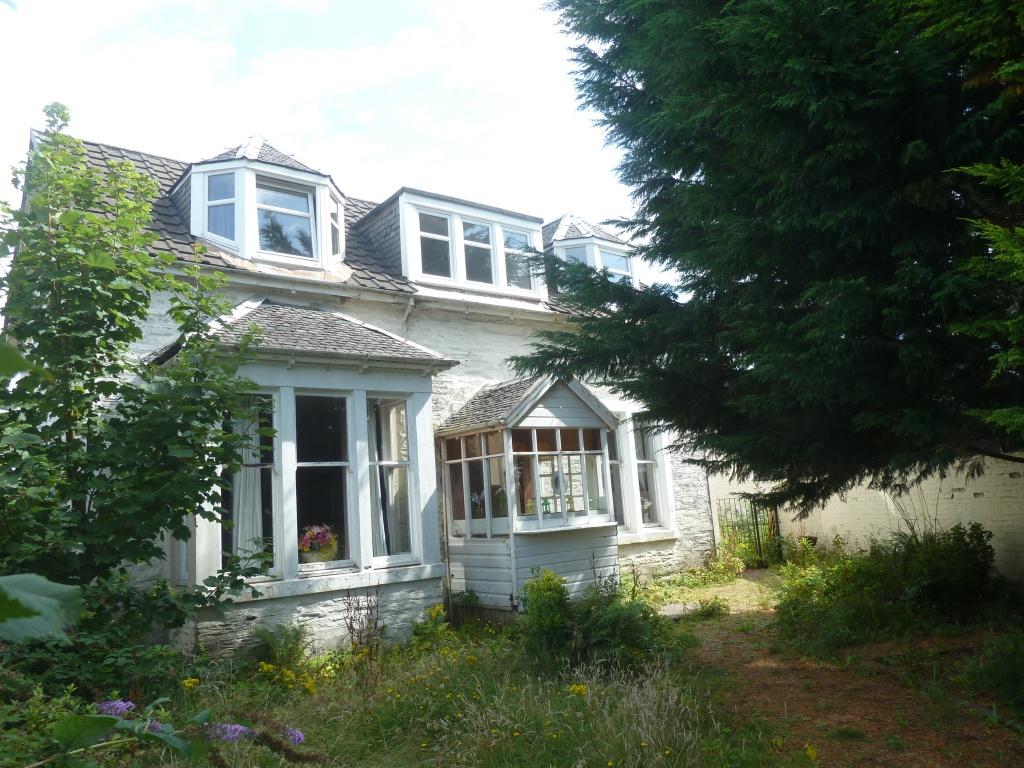 32 Royal Crescent, Dunoon, PA23 7HA 3 bed detached villa for sale £